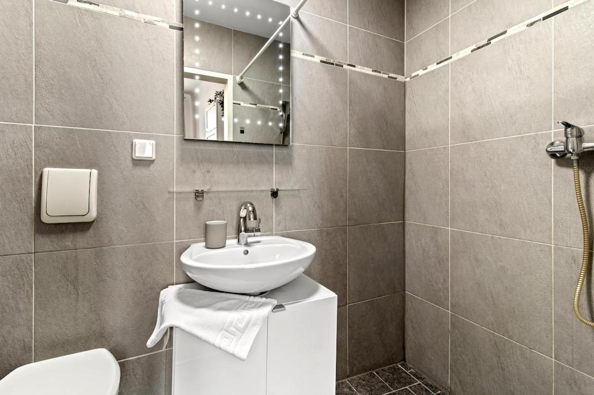 2 Minutes To Metro I Rooftop I Designer Wien
